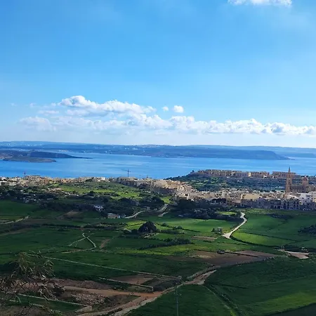 Ta'roza Modern With Balcony & Distant Sea Views - Gozo شقة Xagħra