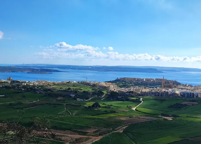 Ta'roza Modern With Balcony & Distant Sea Views - Gozo شقة Xagħra